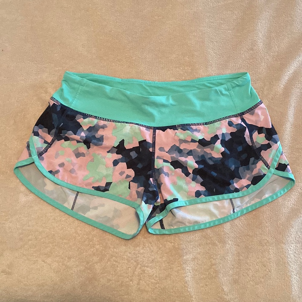 Lululemon Speed Shorts Menthol Size 6